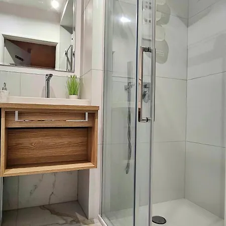 Whiteblue Z Dużym Ogródkiem - 100 M Od Plaży! Whiteblue Mit Großem Garten - 100 M Vom Entfernt! Whiteblue S Velkou Zahradou - 100 M Od Pláže!